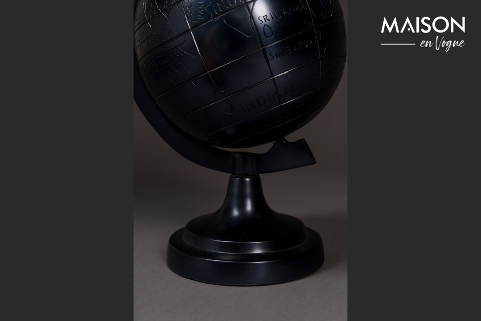 De Miles Globe is het perfecte persoonlijke decoratieartikel op het bureau van degenen die graag