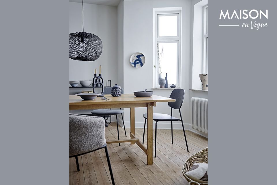 Een puur Scandinavische stijl voor een eetkamerstoel met Deense accenten