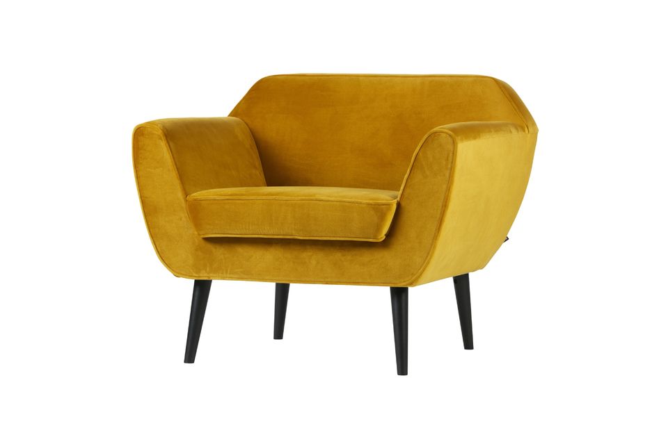 Deze Ochre fluwelen fauteuil van Rocco is gemaakt van hoogwaardige materialen en state-of-the-art