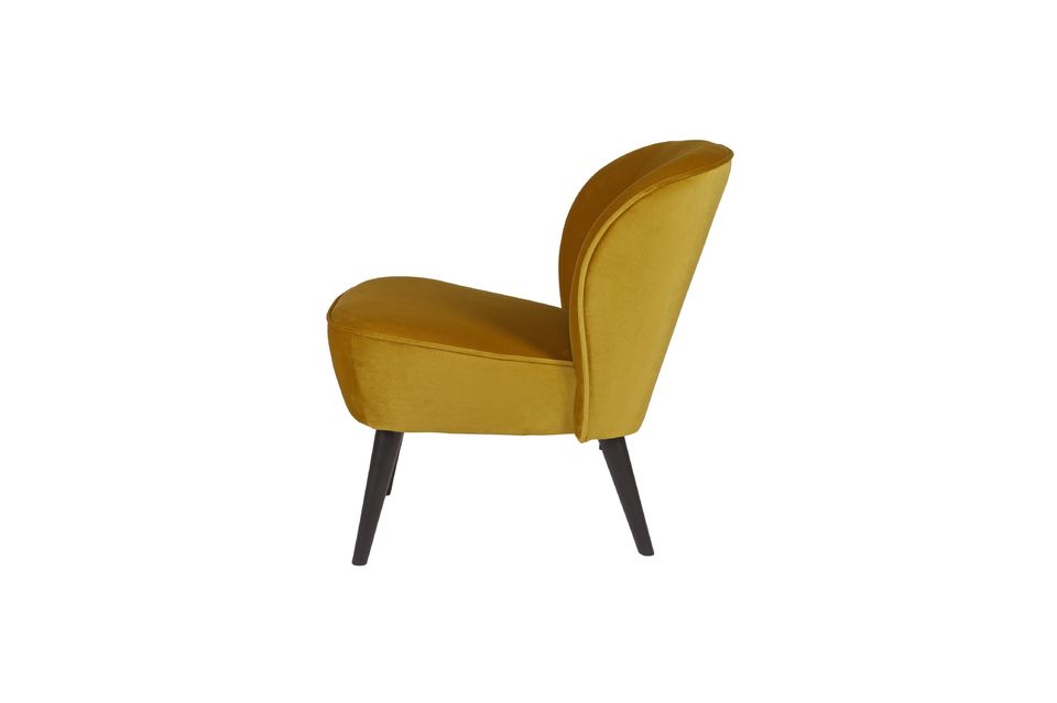 Welk model van de okerkleurige Sara fluwelen fauteuil zal binnenkort uw huis verrijken?
