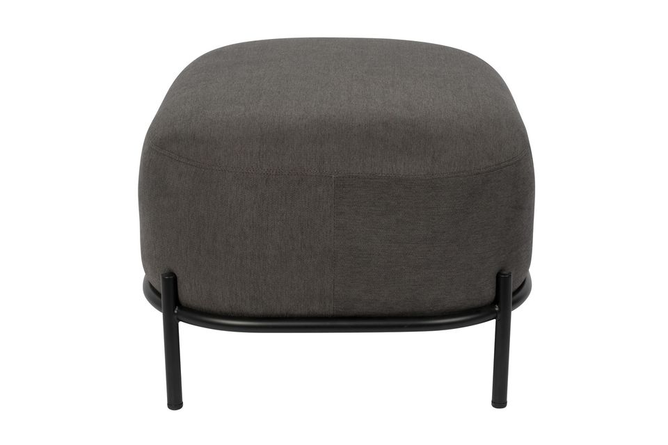 Het voetenbankje is gemaakt van ijzer, gelakt in het zwart voor een elegante afwerking