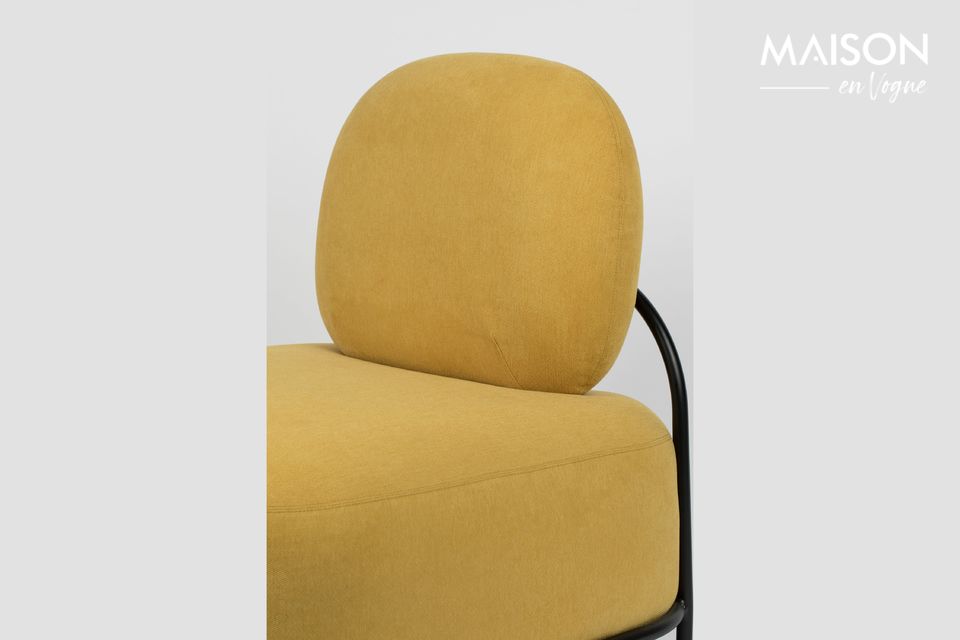 Deze fauteuil, in dit geval geel, is in feite gemaakt van twee grote ronde blokken PU-schuim