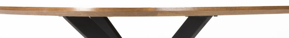 Benadrukte materialen Ronde beige houten eettafel Chase