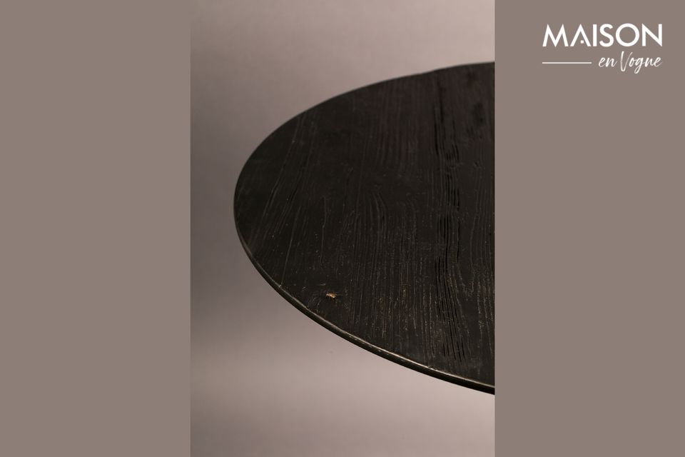 Deze eettafel is resoluut modern en stijlvol en is een juweeltje van techniek dat onverwachte
