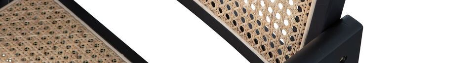 Benadrukte materialen Rotan en zwart houten stoel Gunn