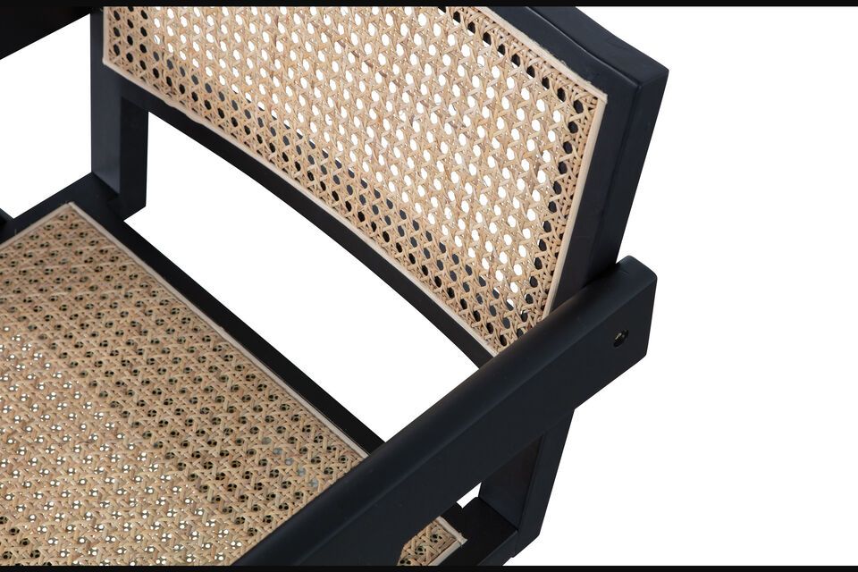 De stoel is ook uitgerust met glijders om uw vloer te beschermen