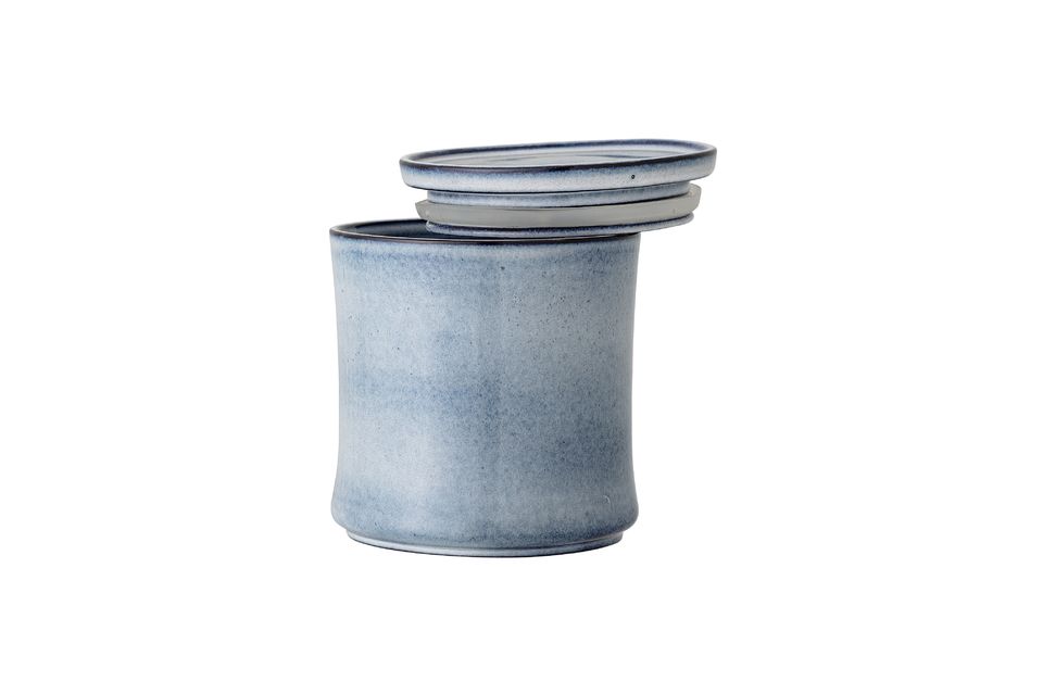 Steengoed pot in een mooie blauwe glazuur, met een deksel met een siliconen band van hoge kwaliteit