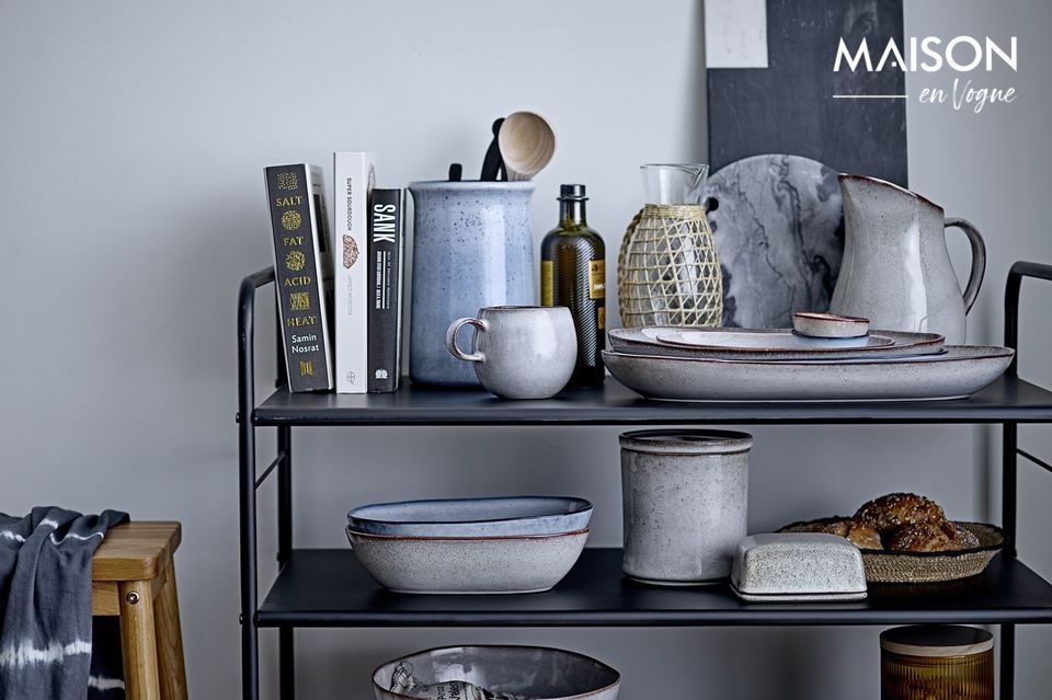 De Sandrine botervloot zal met zijn materiaal en kleur een leuke retro toets aan uw tafel geven