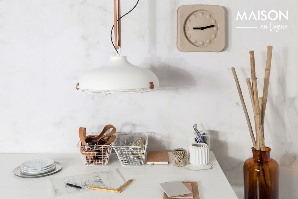 Dit strakke, Scandinavische ontwerp is perfect voor een keuken, eetkamer of slaapkamer