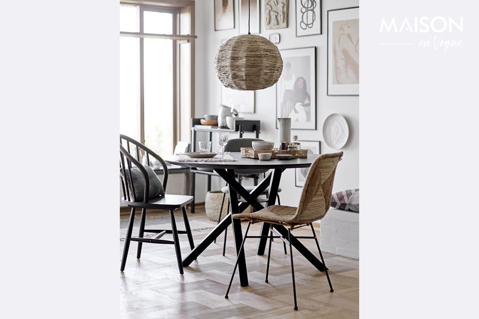 Hun moderne design met een crinkle-effect op het oppervlak zal uw tafel met grote elegantie