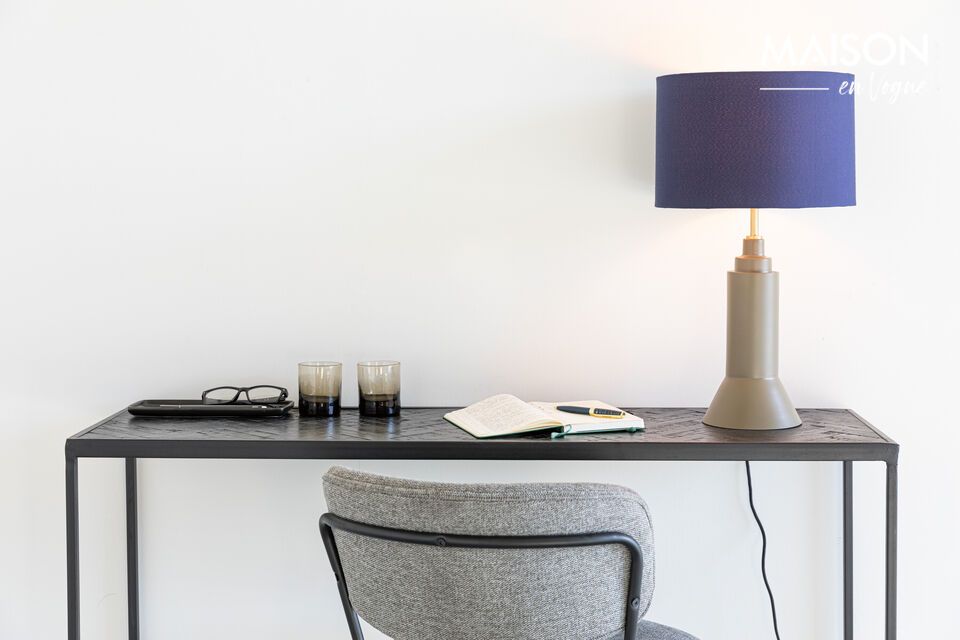 Ontdek de elegante eenvoud van onze ijzeren tafellamp