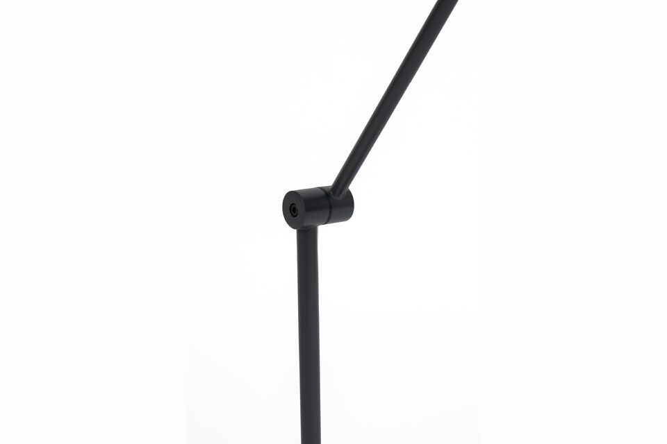 Met een gewicht van slechts 2 kg is deze lamp stabiel en toch gemakkelijk te verplaatsen als je je