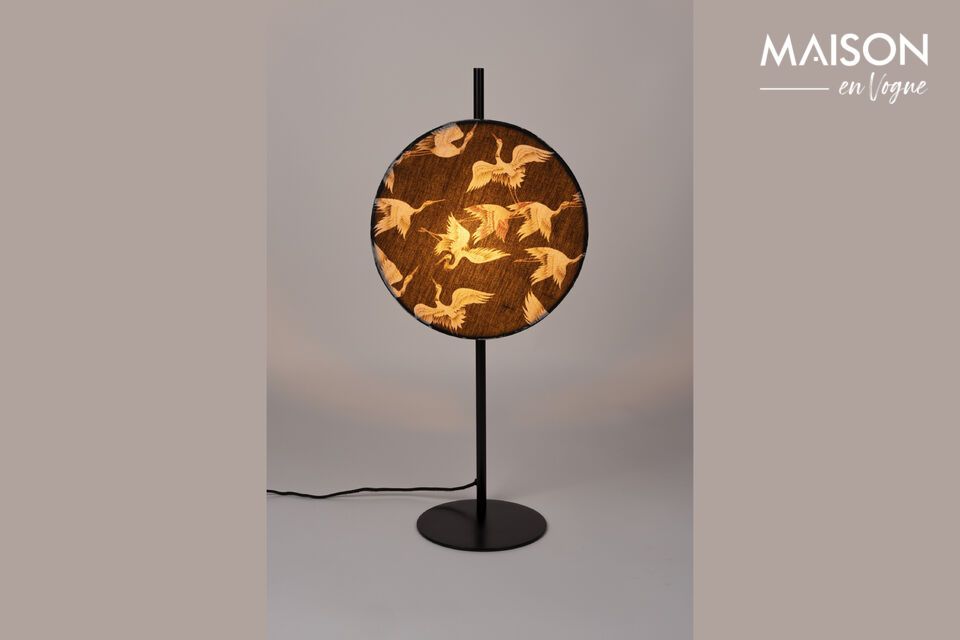 Schijn een stijlvol licht met onze duurzame lamp van zwart metaal.