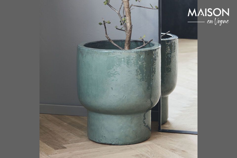 Verfraai je buitenruimte met Terra, tijdloze elegantie in aardewerk.