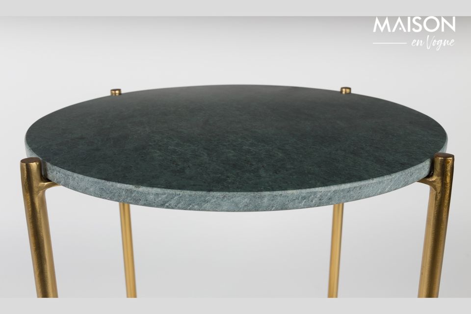 De adel en de elegantie van een kleine marmeren tafel