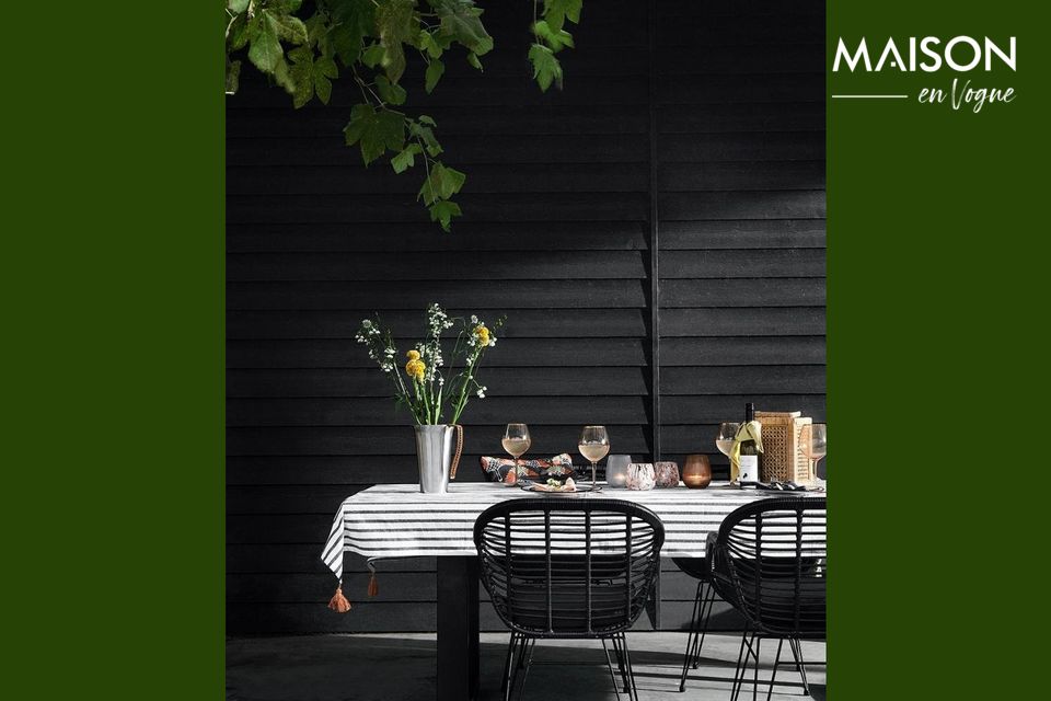 Een elegante en functionele tuinbank