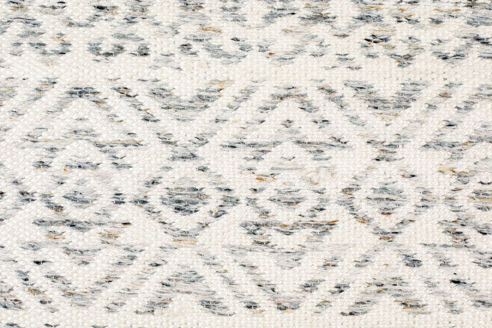 Verkrijgbaar in verschillende maten en kleuren, past hij harmonieus in elk interieur