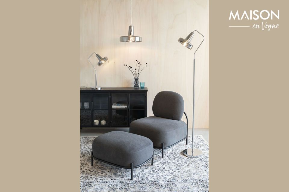 Een elegante vloerlamp van glas, perfect voor elke ruimte.