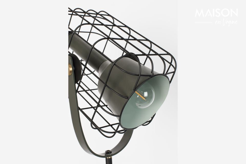 Een vloerlamp met een vleugje modern industrieel design