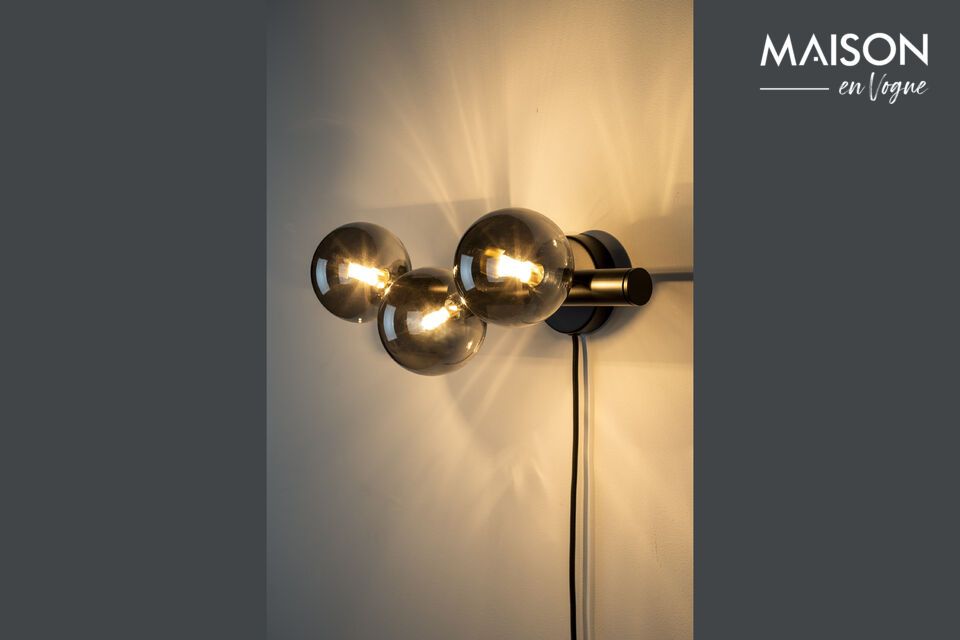 Transformeer je ruimte met onze elegante, functionele wandlamp.