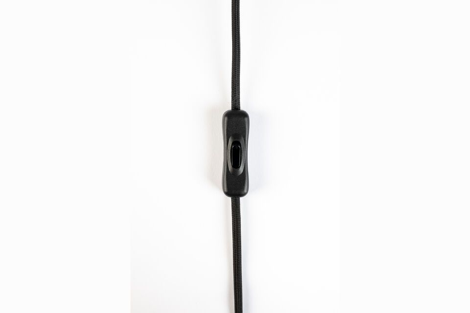 Kies wandlamp Monica zwart glas voor de perfecte balans tussen stijl en functionaliteit