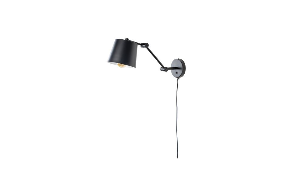 Deze wandlamp is ontworpen om een vleugje tijdloze elegantie in je huis te brengen en heeft een