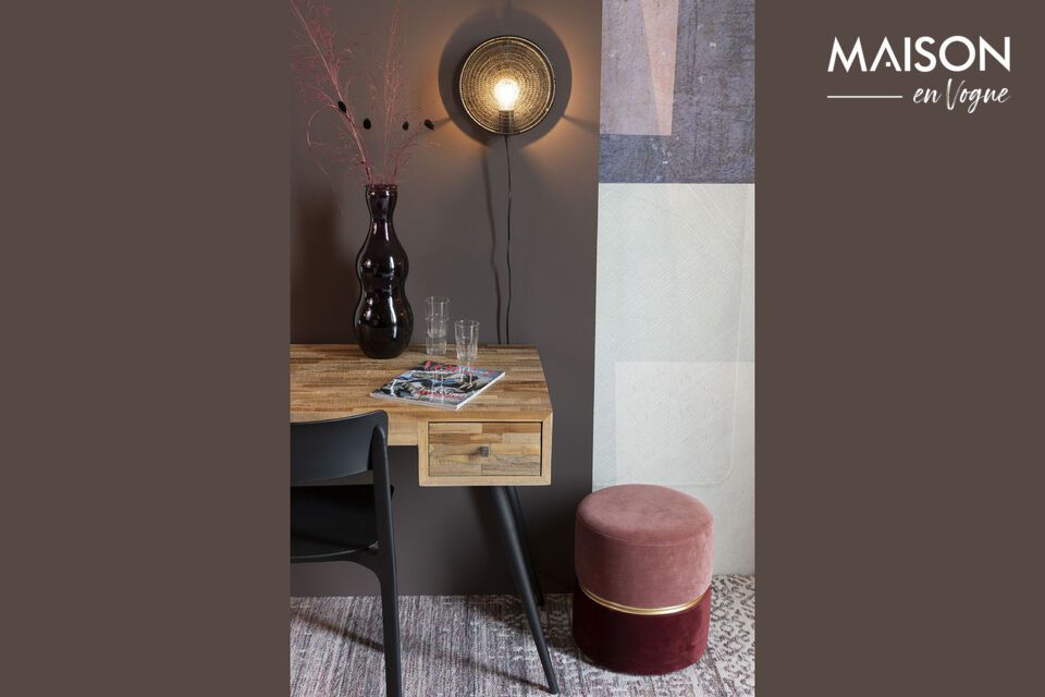Ontdek de functionele elegantie van onze nieuwe wandlamp van zwart metaal