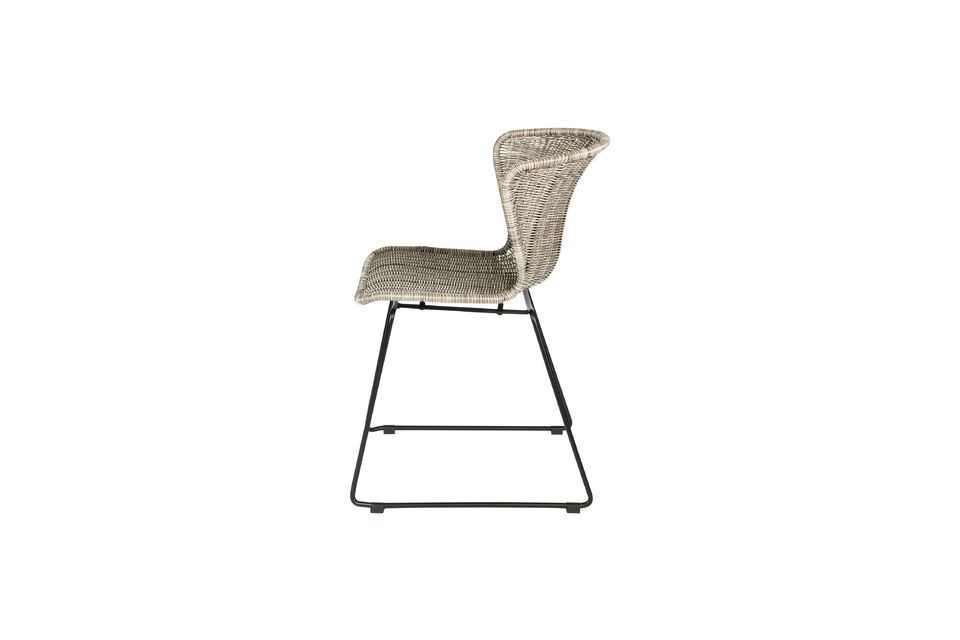 Met een comfortabele zithoogte van 46 cm is deze stoel perfect om te ontspannen en tot rust te
