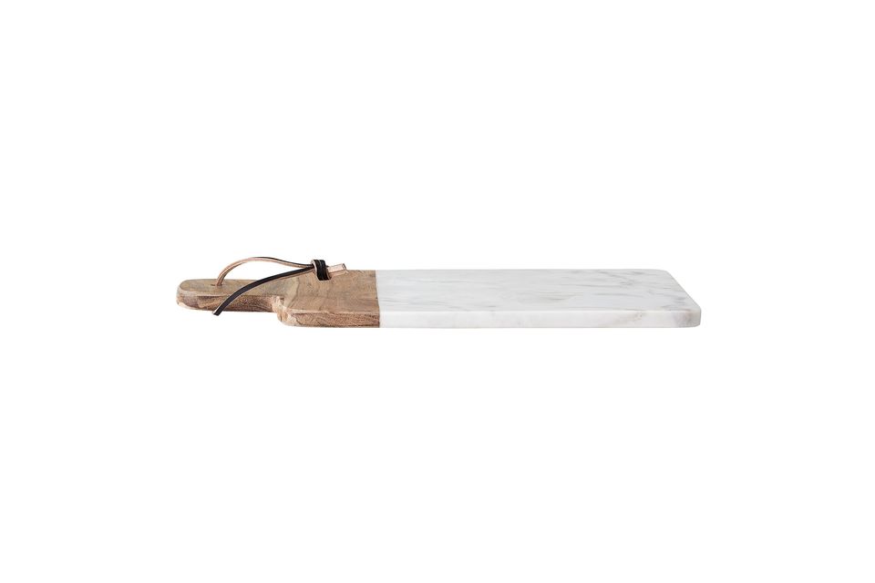 Deze marmeren en mangohouten snijplank zal uw werkblad decoreren met klasse wanneer het niet in