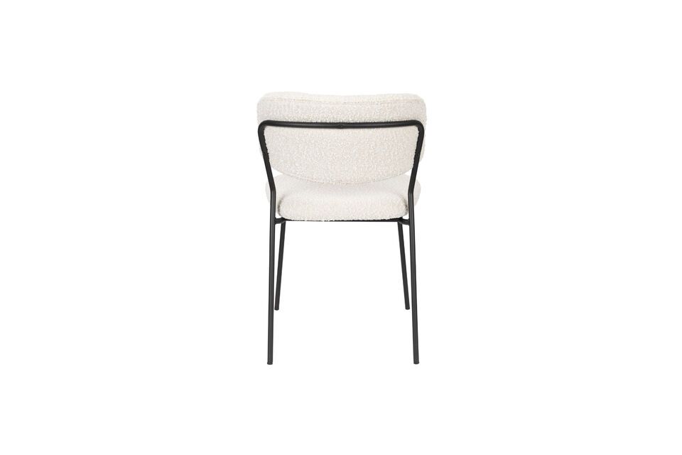 De zitlengte van 55 cm en de diepte van 49 cm bieden voldoende ruimte voor optimaal comfort