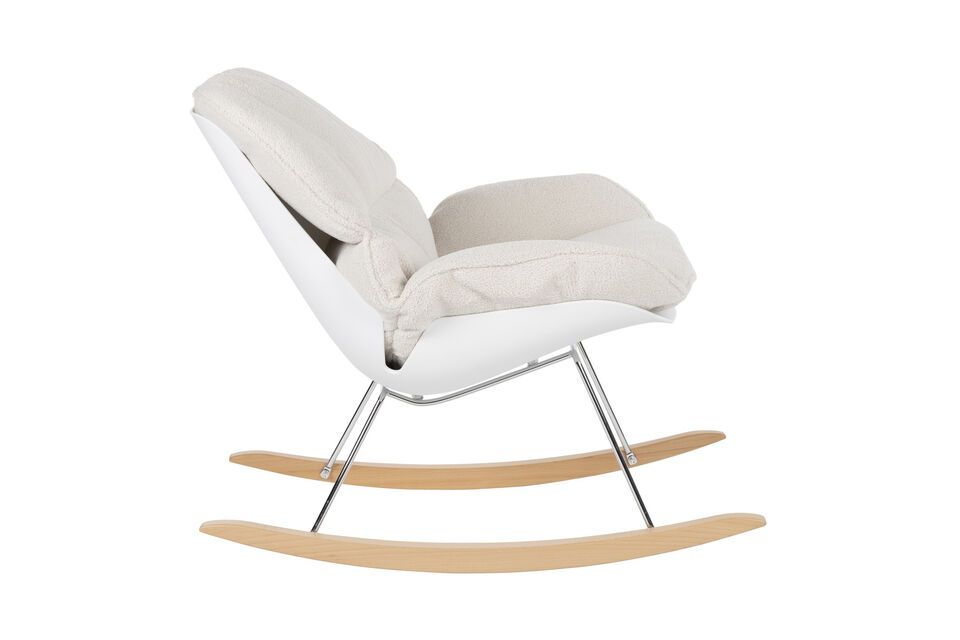 De tijdloze witte kleur en de kwaliteitsstof maken hem een ideale keuze om een vleugje frisheid en