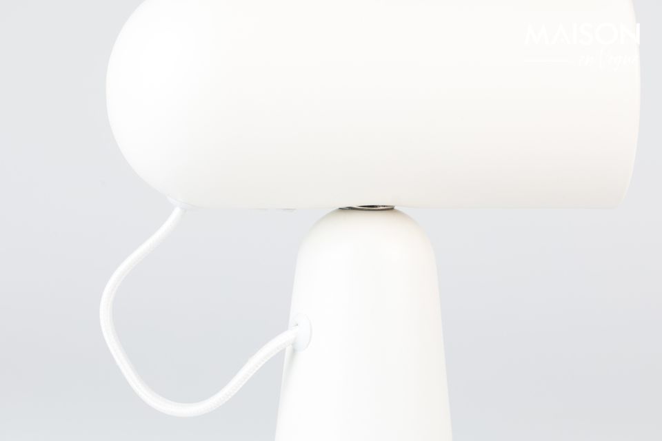 Esthetisch en praktisch is de witte Vesper bureaulamp een basismeubel