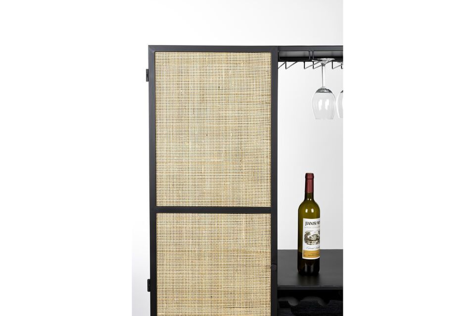 Dit meubelstuk is niet alleen een decoratief object, het is ook uiterst praktisch