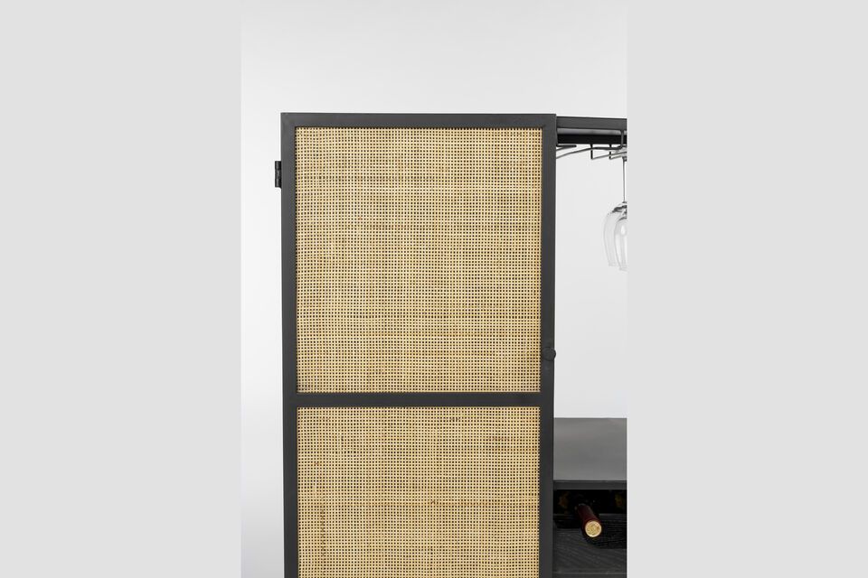 Ontdek de charme en stijl van het zwart metalen barmeubel Guuji