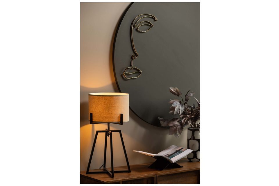 De Holly tafellamp is een elegant, verfijnd en tijdloos model