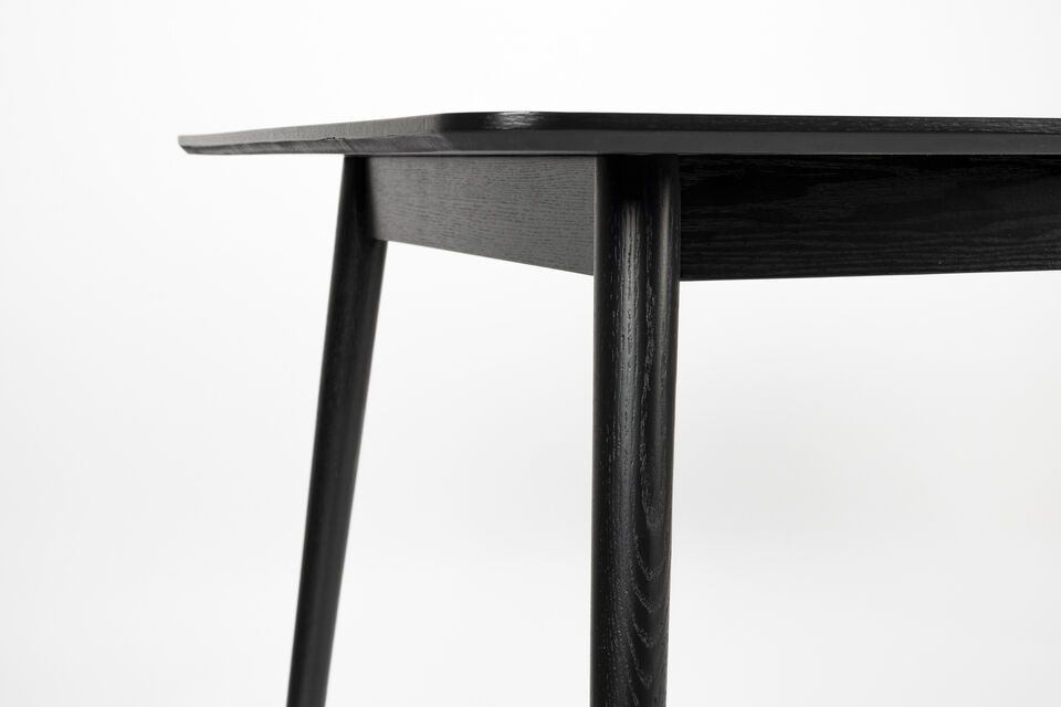 Met een gewicht van slechts 25 kg is het een solide meubelstuk dat perfecte stabiliteit garandeert