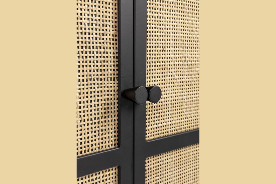 Tip: plaats deze ladekast in je woonkamer en combineer hem met andere meubels uit dezelfde serie om