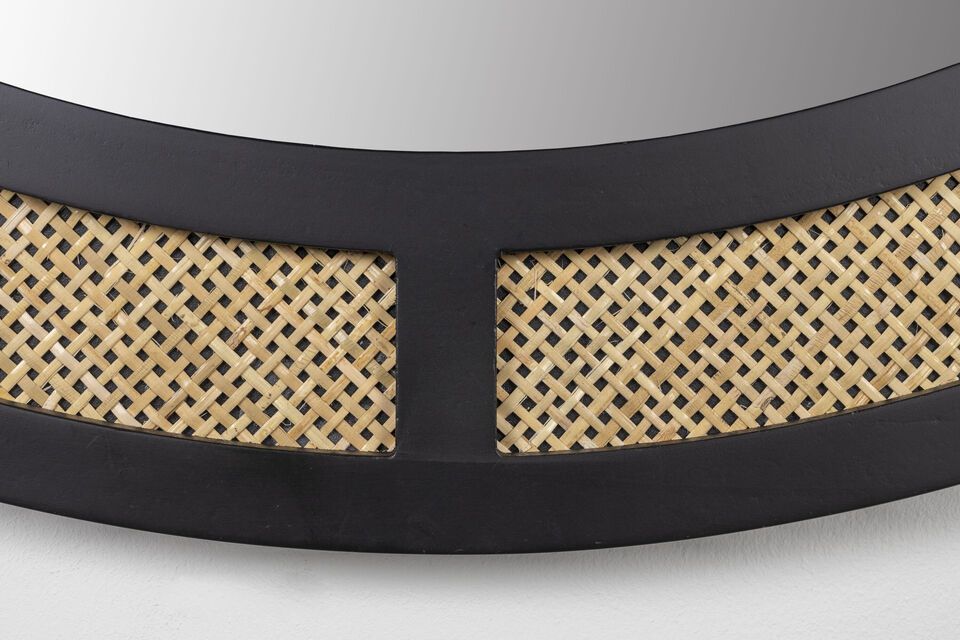 Deze elegante spiegel is ideaal voor de woonkamer